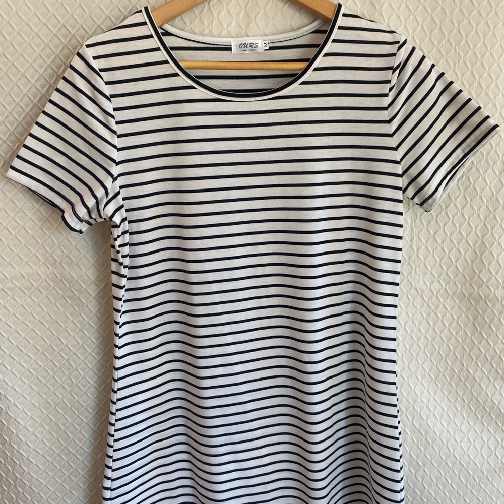 Casual Striped Black and White Short Sleeve T-Shirt Dress by Ours. Like New. M.